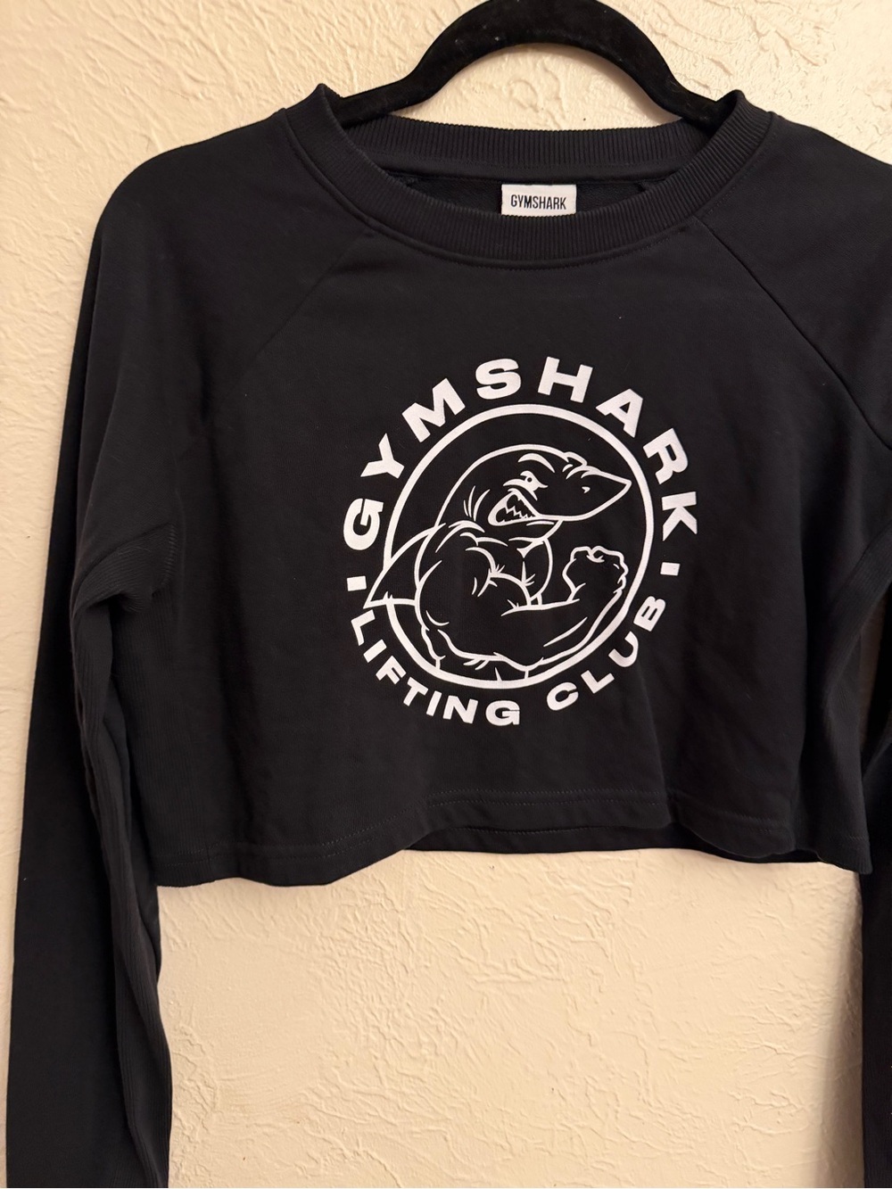 Gymshark Women's legacy Cropped Sweater - Picture 3 of 6